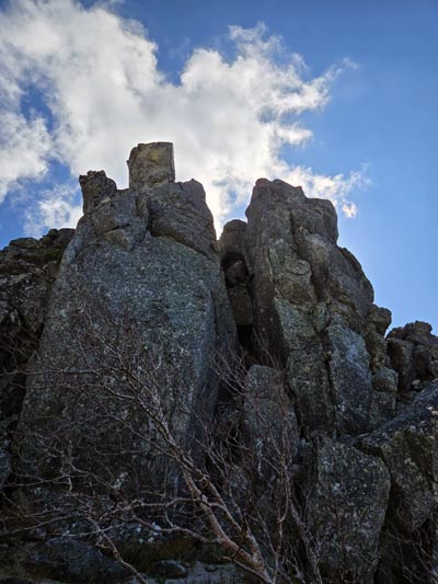蛙岩
