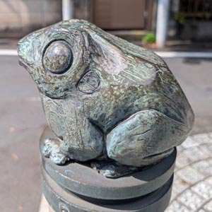 カエル像2